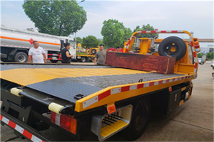 屏边附近拖车电话号码服务