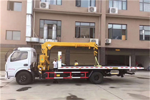 屏边附近汽车轮胎更换